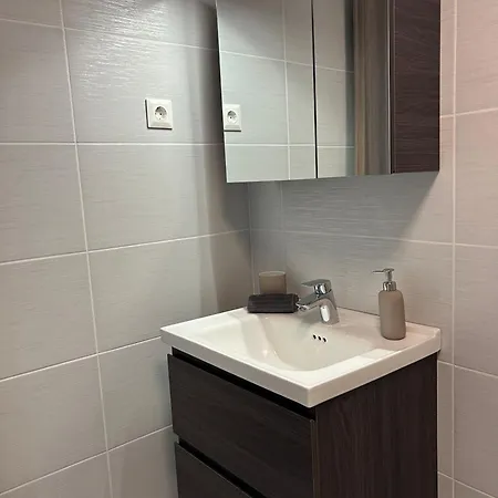 Mango - Dingi 102 Apartament *